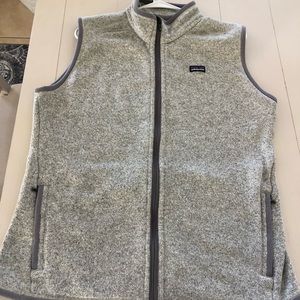 Patagonia sleeveless vest, excellent condition, non-smoking home. Great deal!